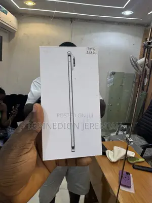 New Apple iPhone Air 256 GB Blue
