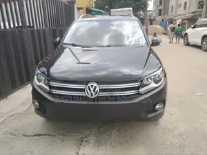 Volkswagen Tiguan 2.0 S Automatic 2012 Black