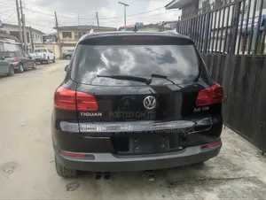 Volkswagen Tiguan 2.0 S Automatic 2012 Black