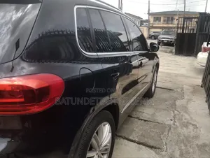 Volkswagen Tiguan 2.0 S Automatic 2012 Black