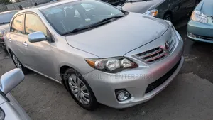 Toyota Corolla LE 4dr Sedan (1.8L 4cyl 4A) 2013 Silver