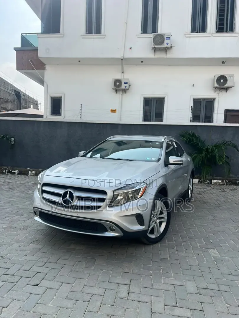 Mercedes-Benz GLA 250 2016 Silver
