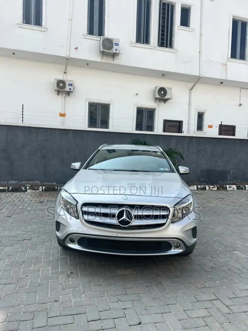Mercedes-Benz GLA 250 2016 Silver