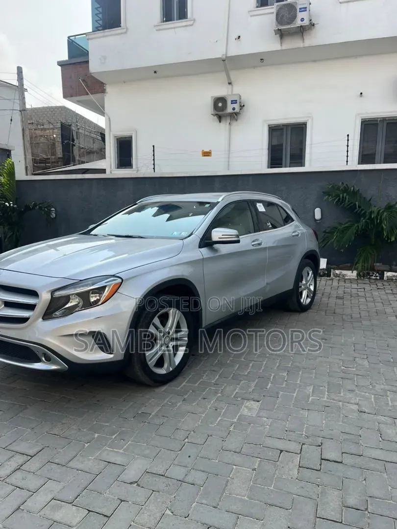 Mercedes-Benz GLA 250 2016 Silver