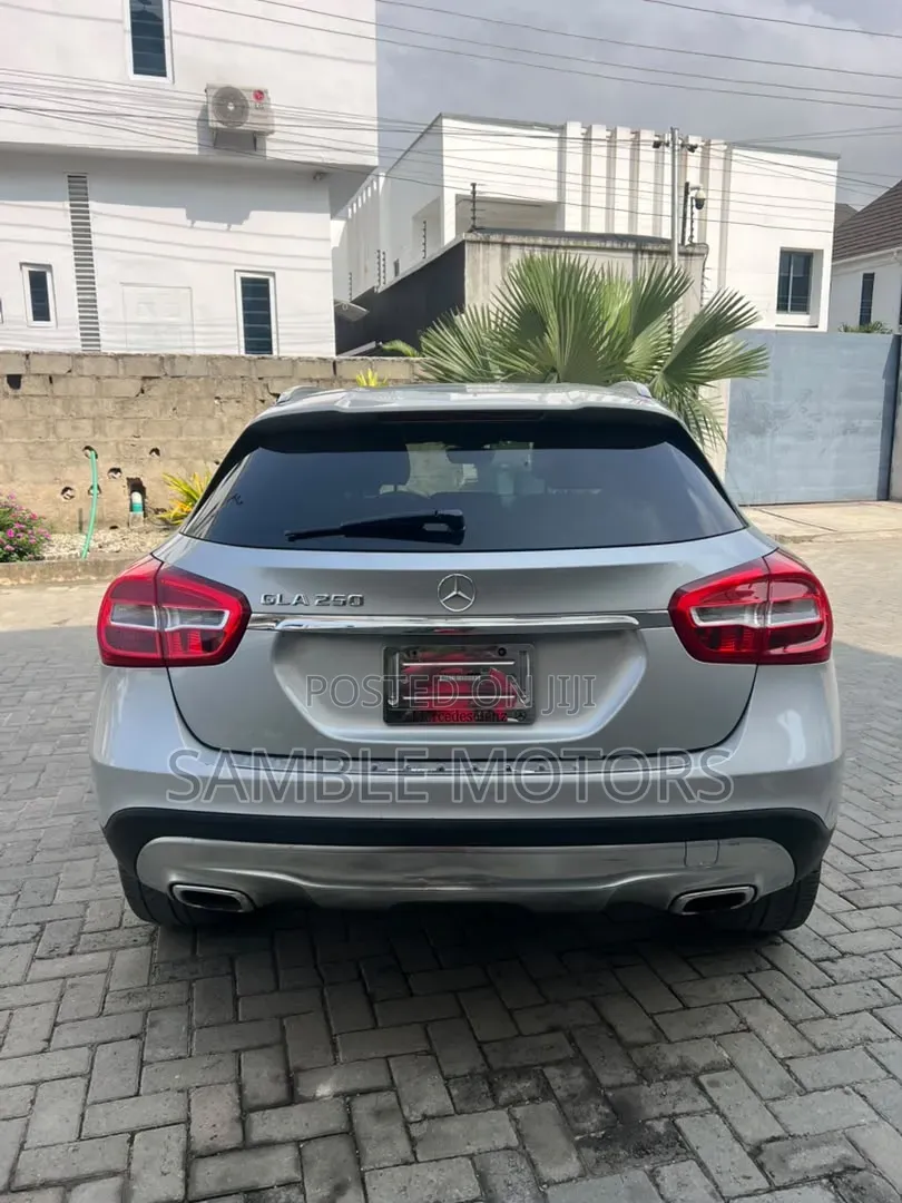 Mercedes-Benz GLA 250 2016 Silver