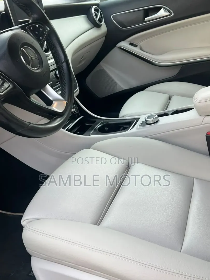 Mercedes-Benz GLA 250 2016 Silver
