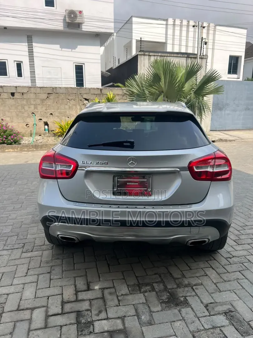 Mercedes-Benz GLA 250 2016 Silver