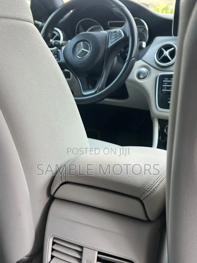 Mercedes-Benz GLA 250 2016 Silver