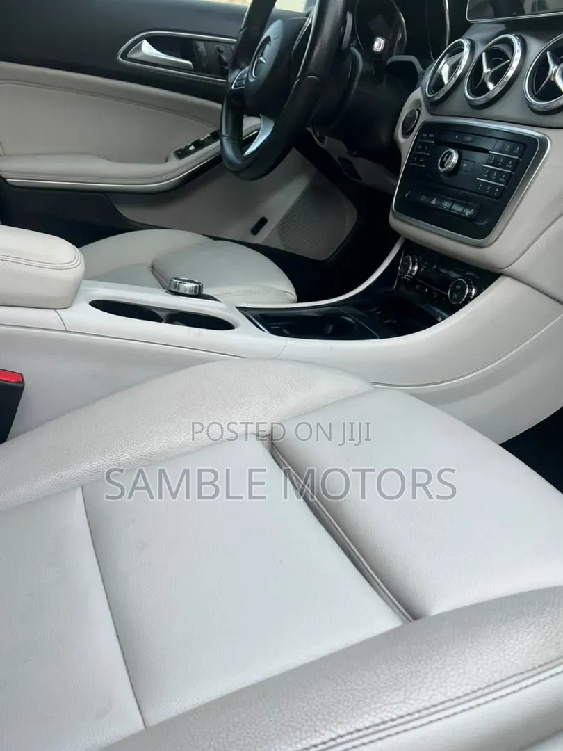 Mercedes-Benz GLA 250 2016 Silver
