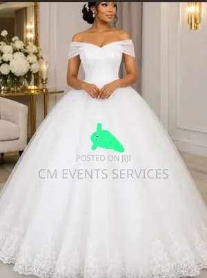 Beautiful Wedding Gown With Underskirt for Sale