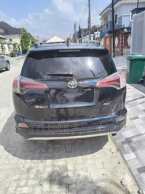 Toyota RAV4 XLE 4dr SUV AWD (2.5L 4cyl 6A) 2018 Black