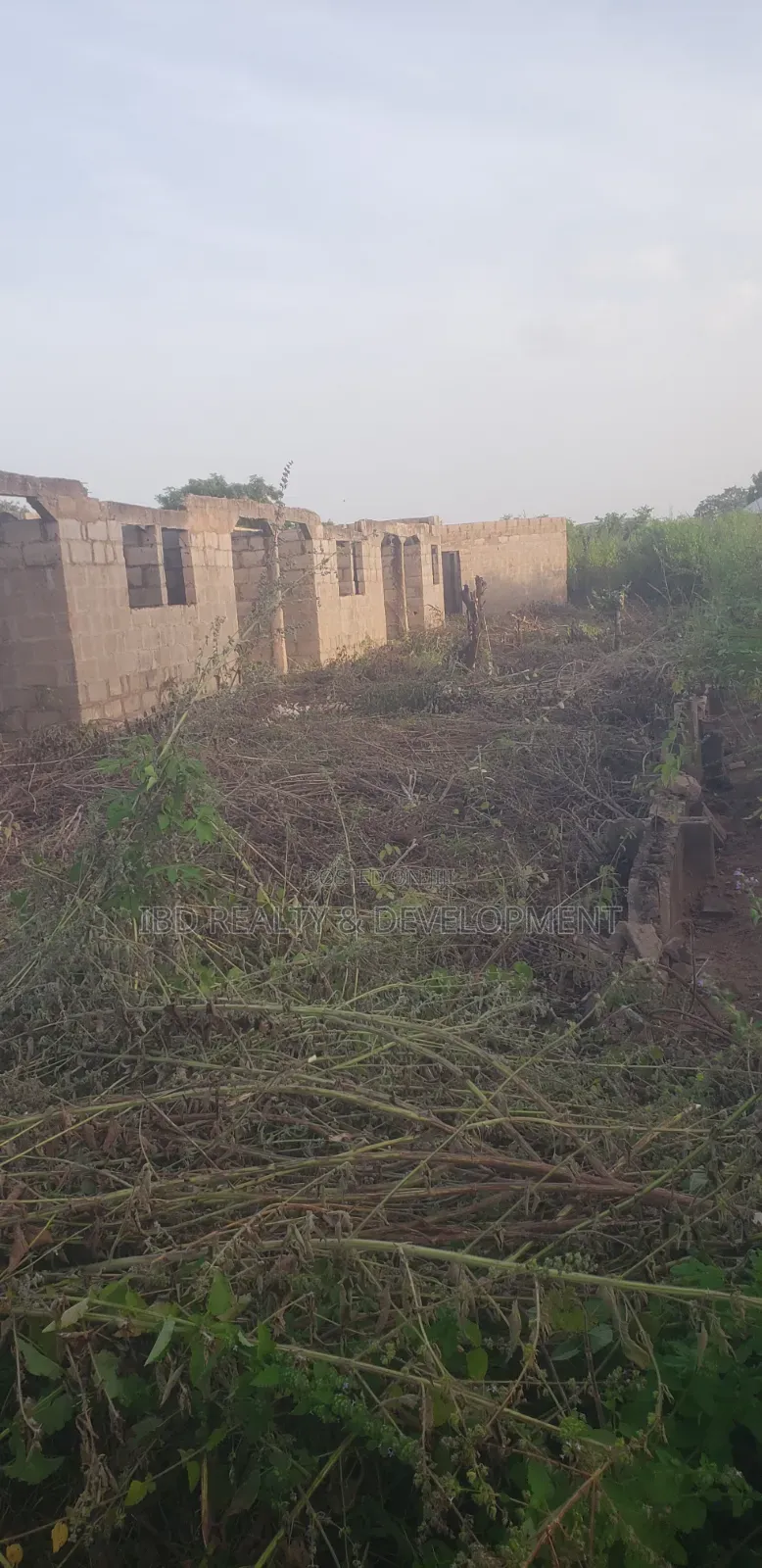 12rooms Self-Contained Uncompleted Hostel Seating on Almost 2plot 4sal