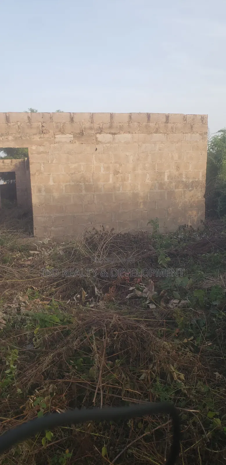 12rooms Self-Contained Uncompleted Hostel Seating on Almost 2plot 4sal