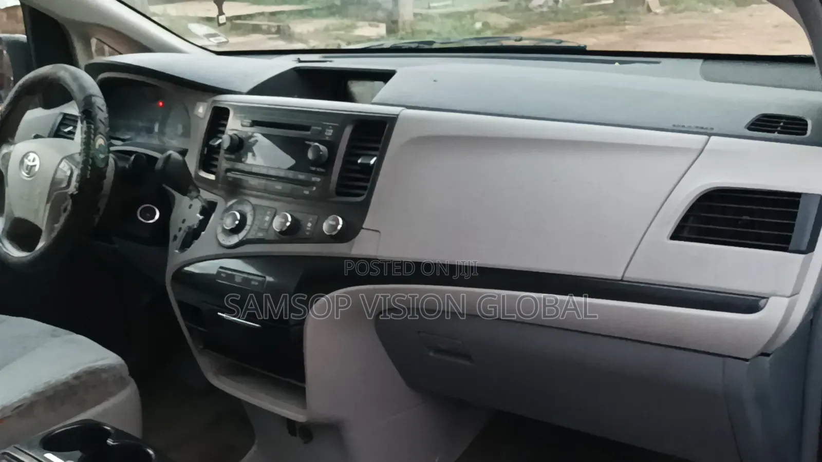 Toyota Sienna 2014 Red