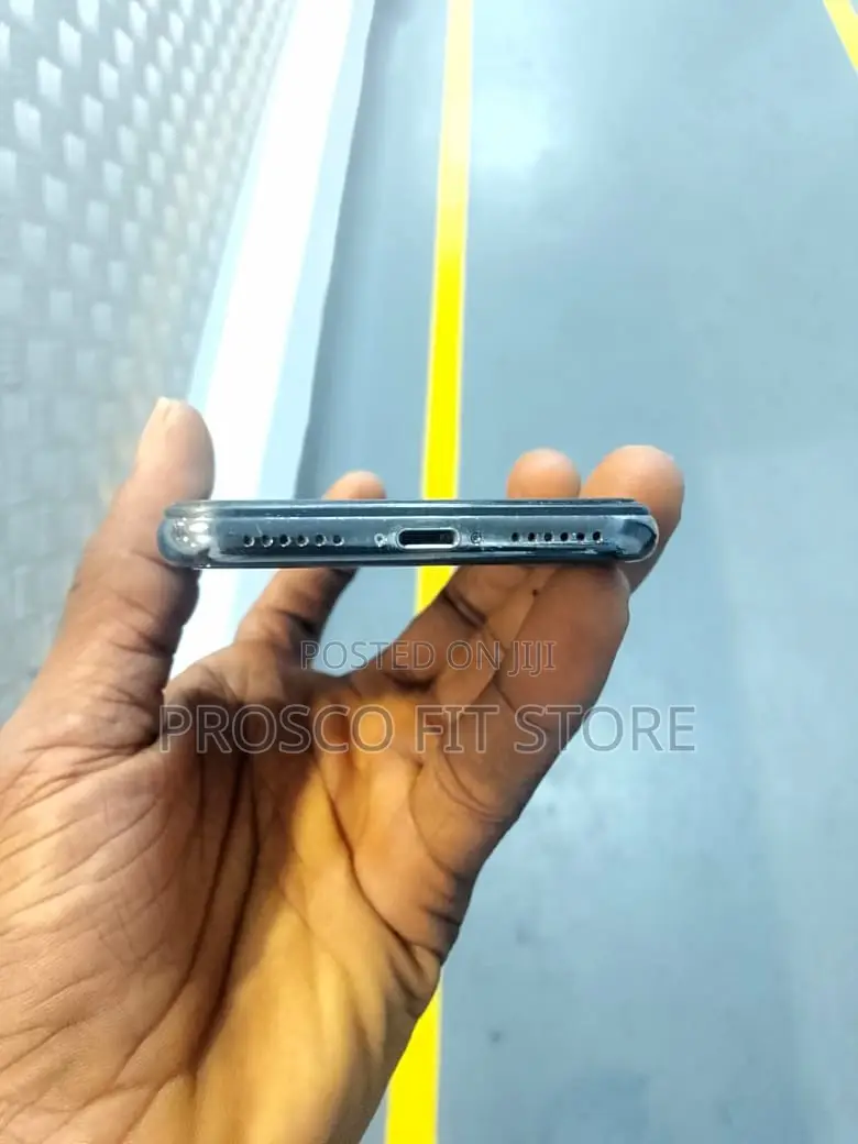 Apple iPhone X 64 GB Black