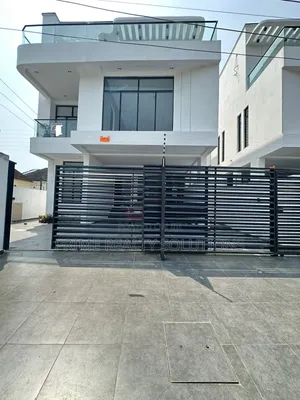 5bdrm Duplex in Chevron for sale