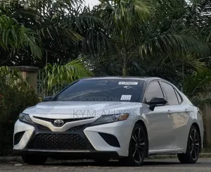 Toyota Camry XSE (2.5L 4cyl 8A) 2019 White