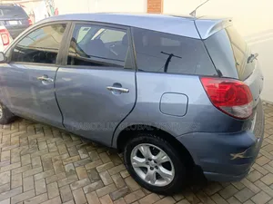 Toyota Matrix XR Hatchback FWD (1.8L 4cyl 4A) 2004 Blue