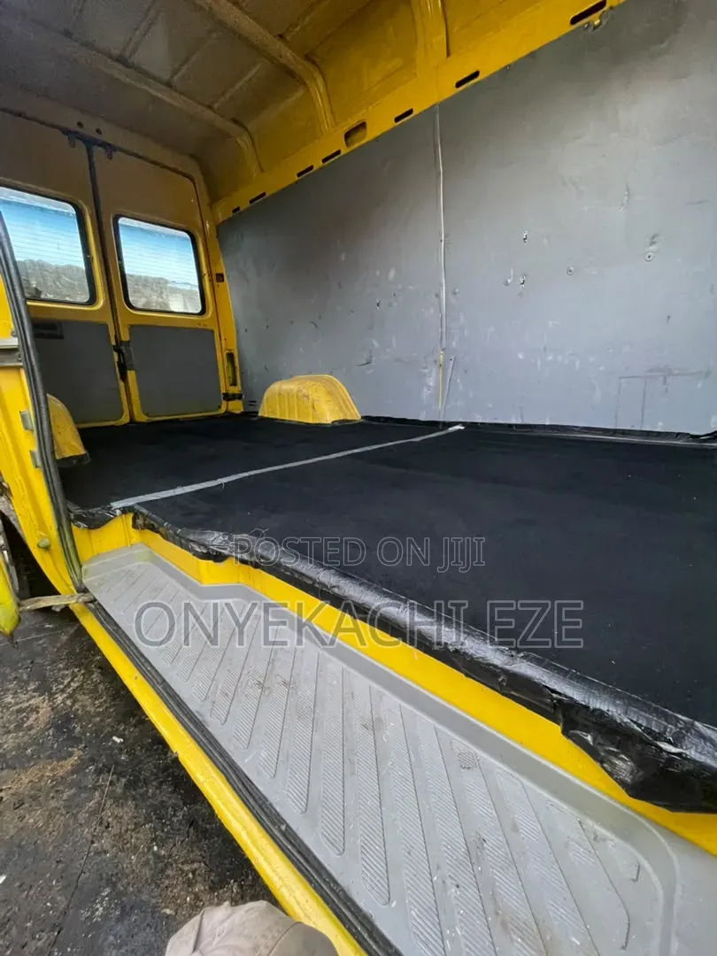 Volkswagen LT 2005 Yellow