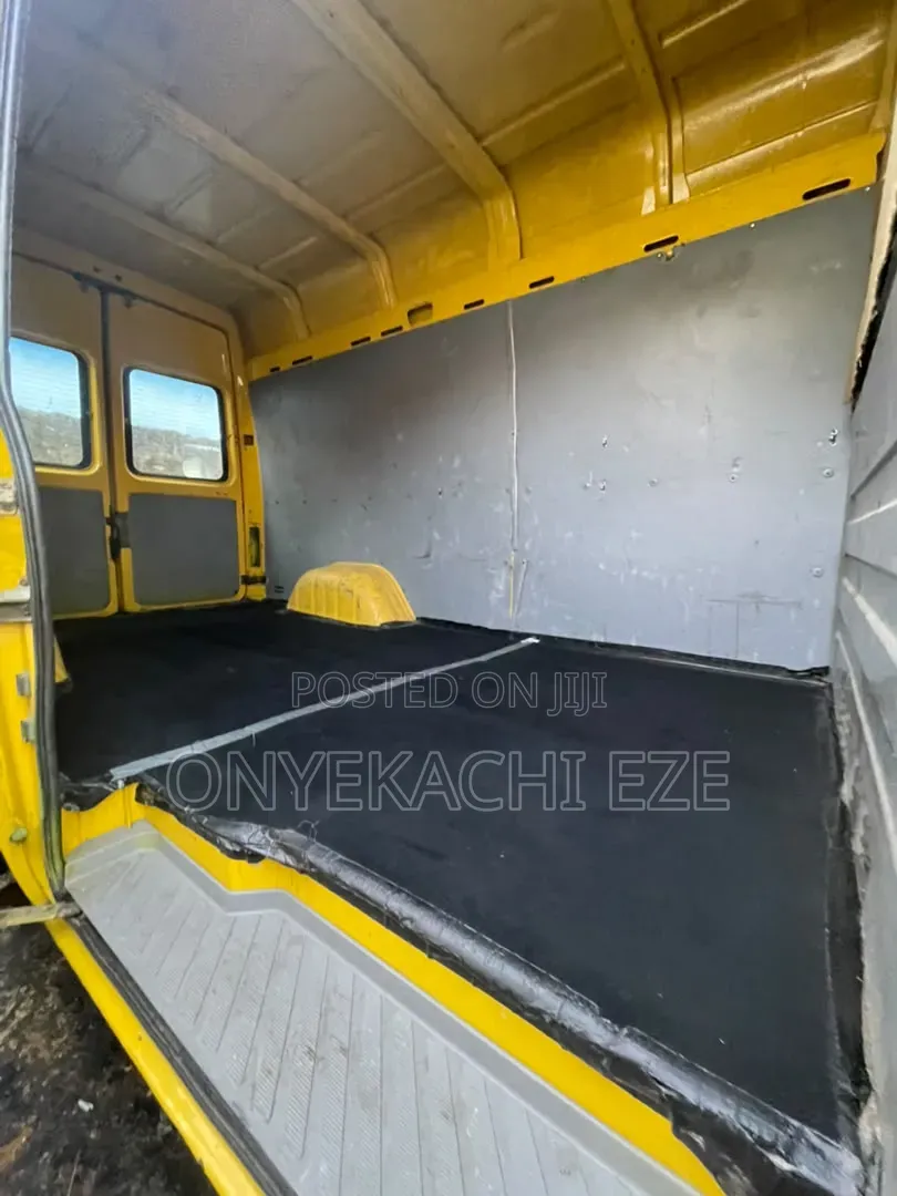 Volkswagen LT 2005 Yellow