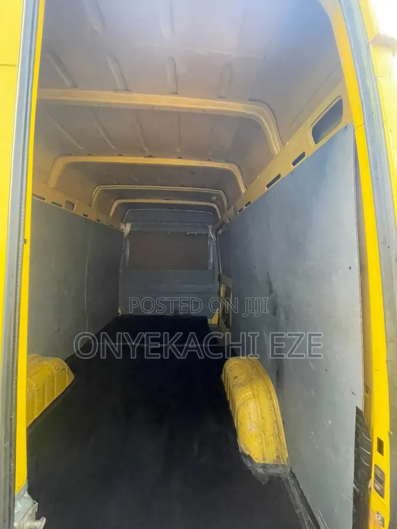 Volkswagen LT 2005 Yellow