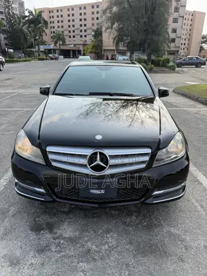 Mercedes-Benz C300 Sport 4Matic Sedan AWD (3.0L 6cyl 7A) 2012 Black