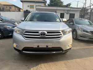 Toyota Highlander Limited 2012 Silver