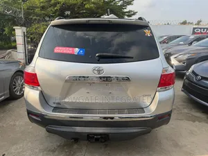 Toyota Highlander Limited 2012 Silver