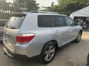 Toyota Highlander Limited 2012 Silver