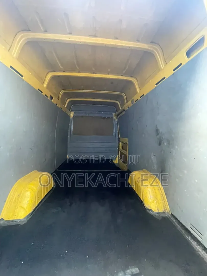 Volkswagen LT 2005 Yellow