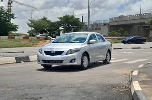 Toyota Corolla 2010 Silver