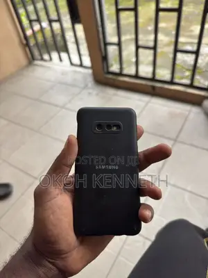 Samsung Galaxy S10e 128 GB Black