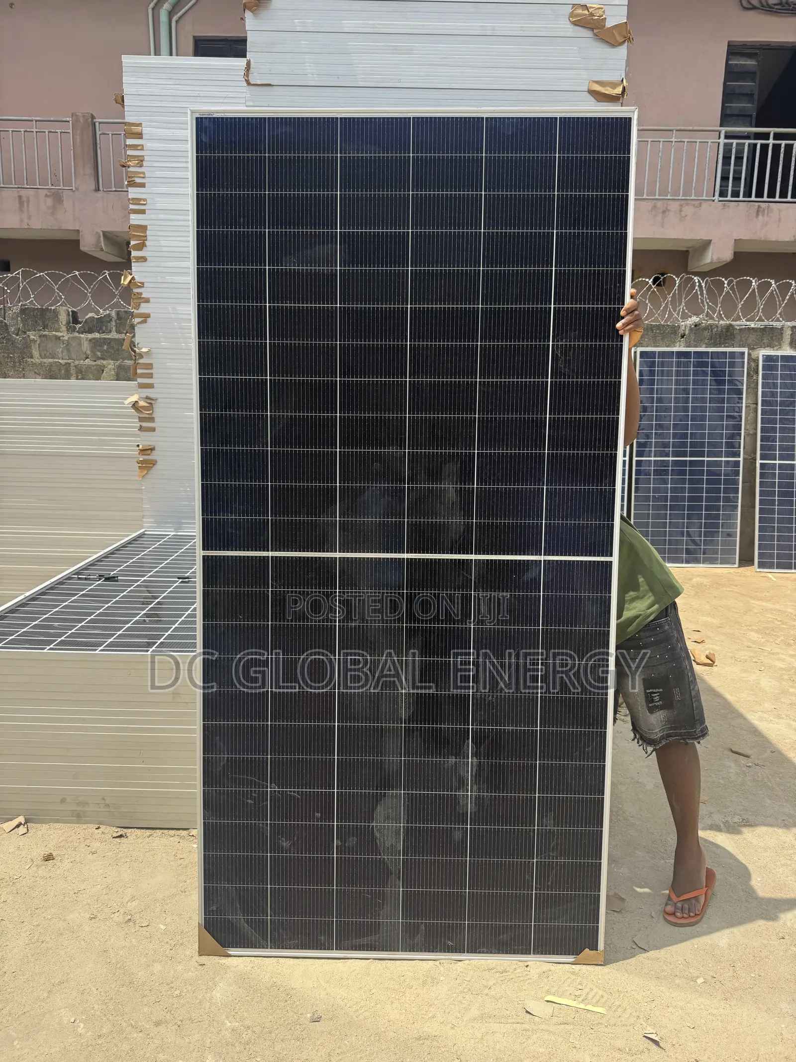 590w Solar Panel