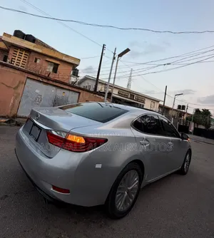 Lexus ES 2013 Silver