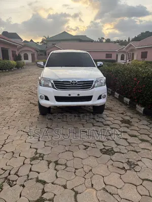 Toyota Hilux 2.0 VVT-i 2012 White