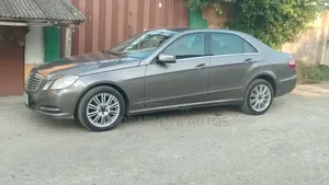 Mercedes-Benz E-Class 2008 Brown