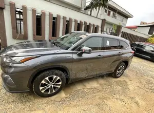 Toyota Highlander 2021 Gray