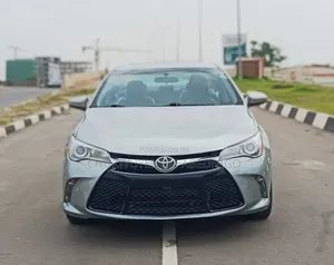 Toyota Camry 2016 Silver