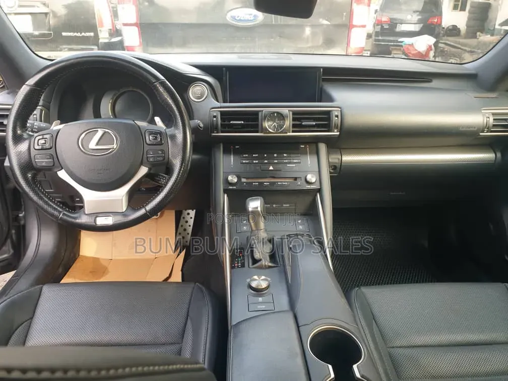 Lexus IS 300 AWD 2017 Gray