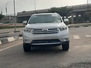 Toyota Highlander SE 2012 Silver