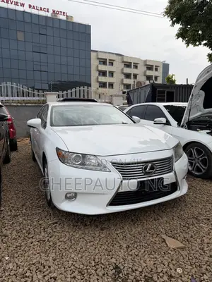 Lexus ES 350 FWD 2014 White