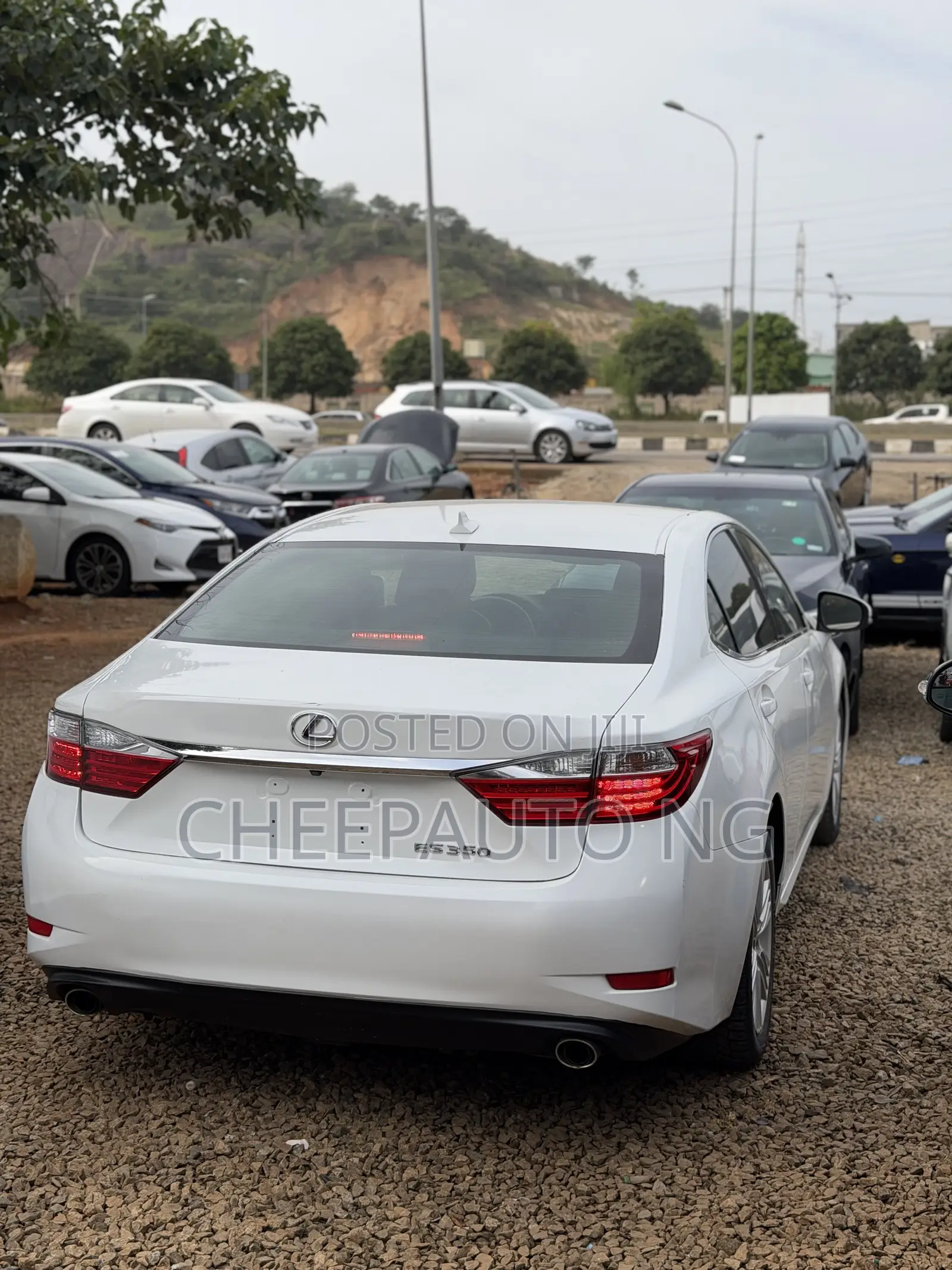 Lexus ES 350 FWD 2014 White