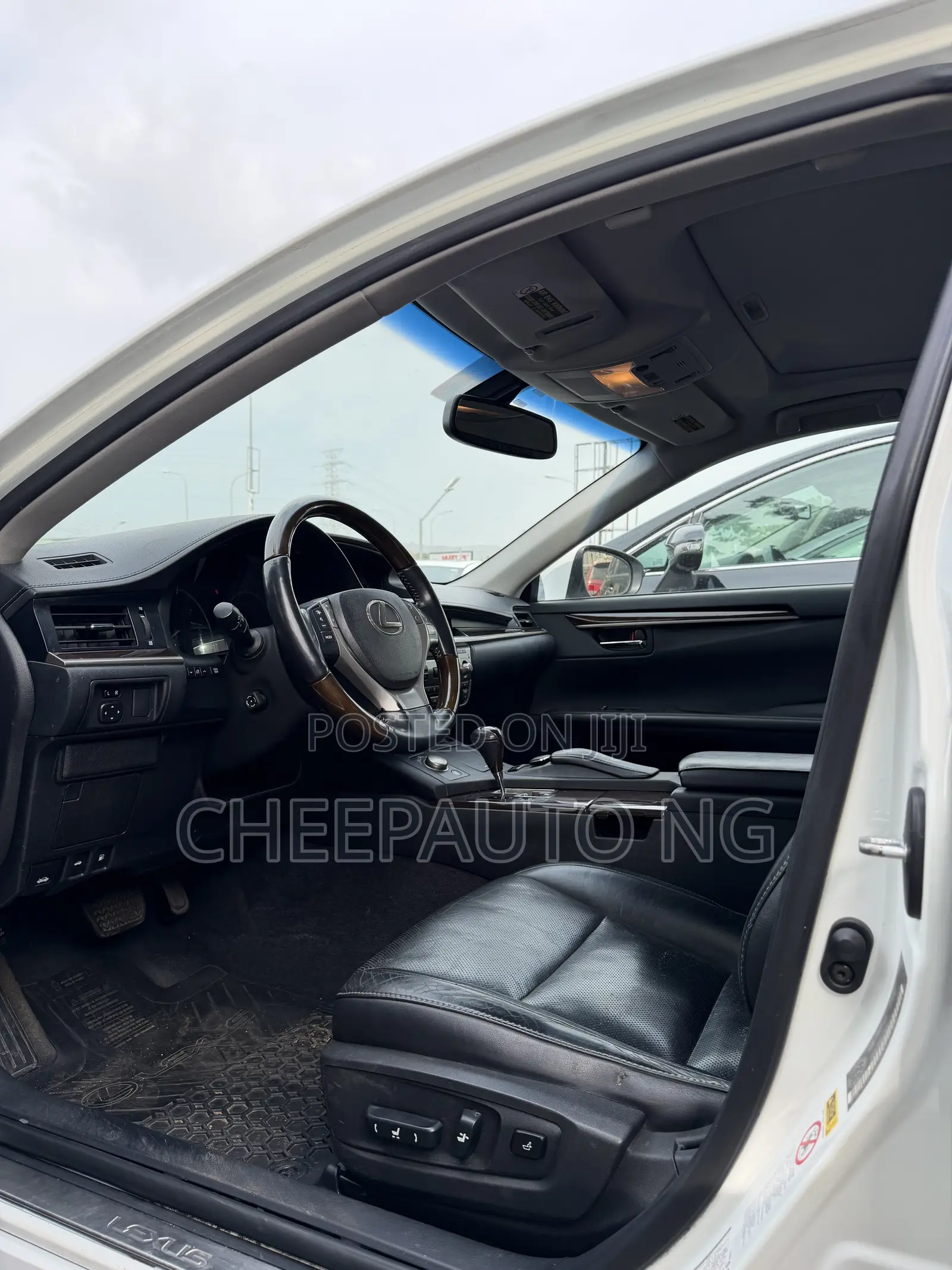 Lexus ES 350 FWD 2014 White