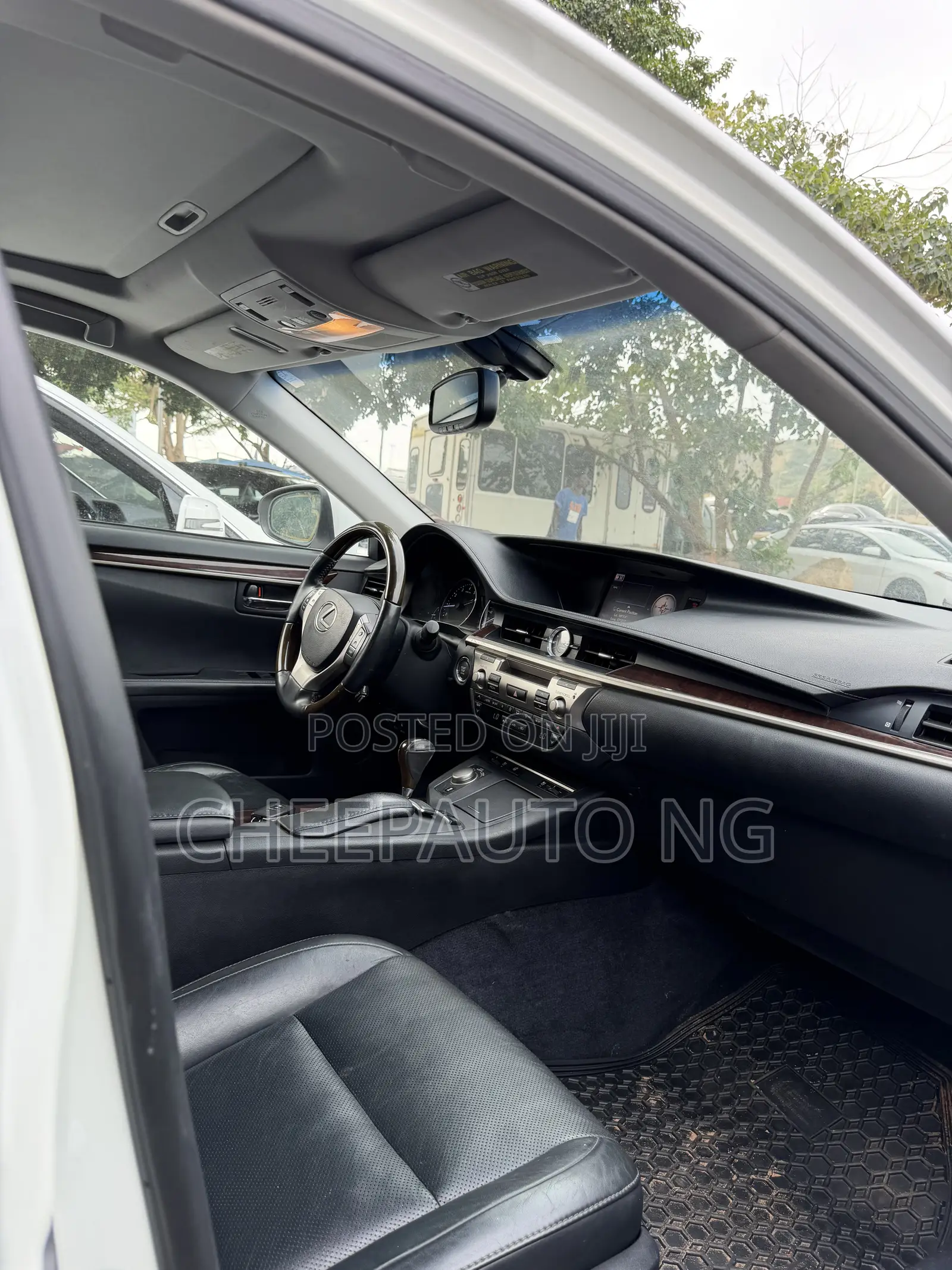Lexus ES 350 FWD 2014 White