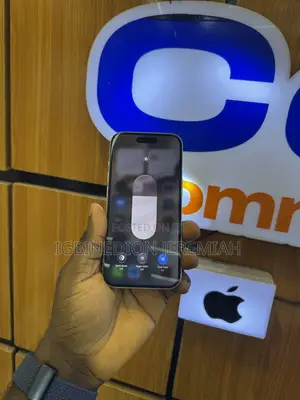 Apple iPhone 15 128 GB Green