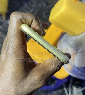 Apple iPhone 11 128 GB Yellow