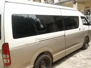Toyota HiAce 2007 White