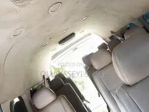 Toyota HiAce 2007 White