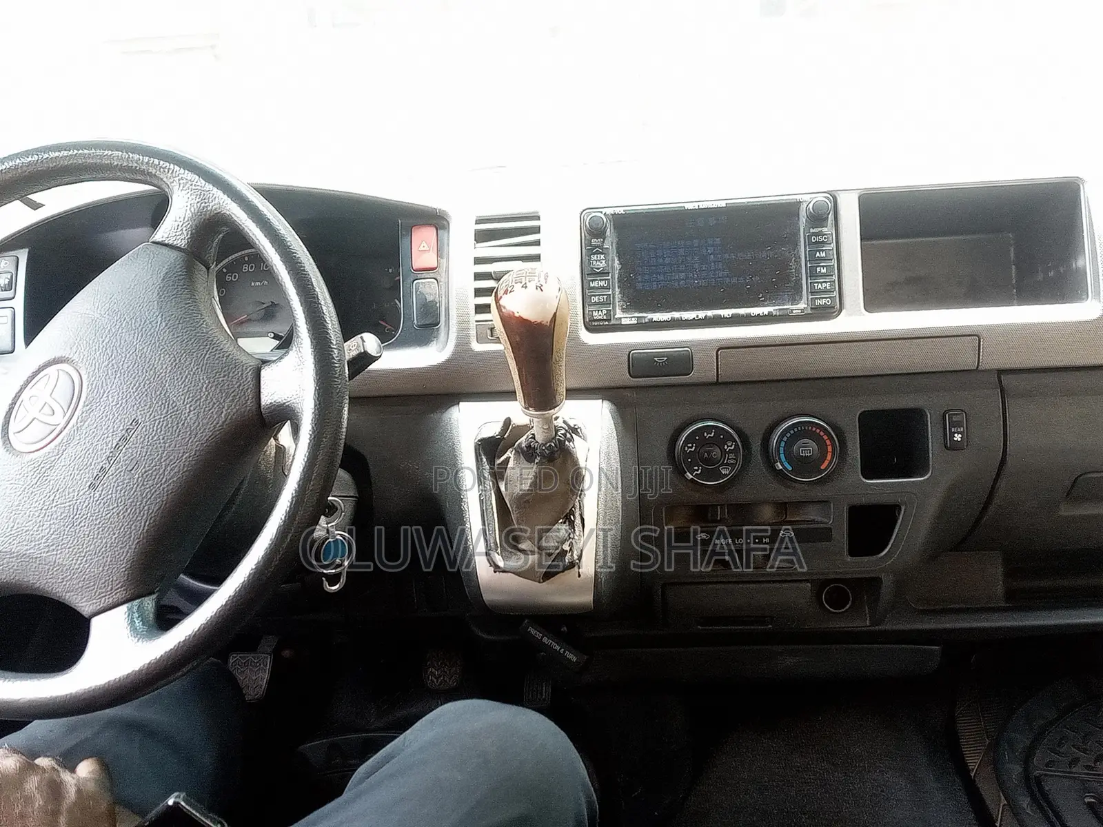 Toyota HiAce 2007 White
