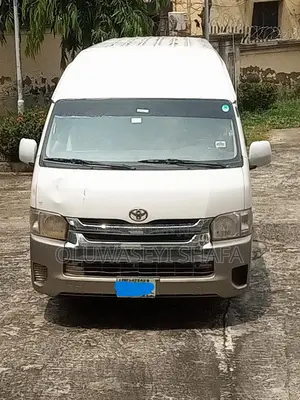 Toyota HiAce 2007 White